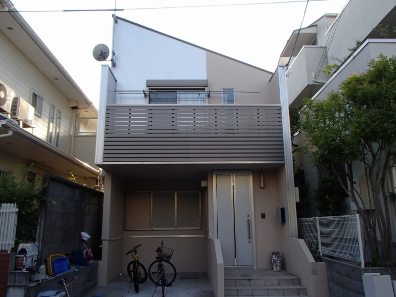 http://www.hanamaru-r.co.jp/%E5%A4%96%E5%A3%81%E5%A1%97%E8%A3%85%E3%80%80%E3%81%8A%E5%AE%A2%E6%A7%98%E3%81%AE%E5%A3%B0%E3%80%80%E4%B8%96%E7%94%B0%E8%B0%B7%E5%8C%BAE%E6%A7%98%E9%82%B8%E3%80%80%E5%A4%96%E8%A6%B3%E3%82%A2%E3%83%95%E3%82%BF%E3%83%BC2%20201405.jpg