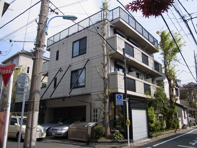 http://www.hanamaru-r.co.jp/%E5%A4%96%E5%A3%81%E5%A1%97%E8%A3%85%E3%80%80%E3%81%8A%E5%AE%A2%E6%A7%98%E3%81%AE%E5%A3%B0%E3%80%80%E6%9D%89%E4%B8%A6%E5%8C%BA%EF%BC%B3%E6%A7%98%E9%82%B8%E3%80%80%E5%A4%96%E8%A6%B3%E3%83%93%E3%83%95%E3%82%A9%E3%83%BC%202013.04.jpg