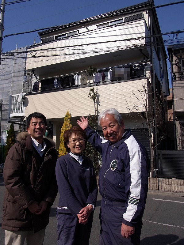 http://www.hanamaru-r.co.jp/%E5%A4%96%E5%A3%81%E5%A1%97%E8%A3%85%E3%80%80%E3%81%8A%E5%AE%A2%E6%A7%98%E3%81%AE%E5%A3%B0%E3%80%80%E7%AB%8B%E5%B7%9D%E5%B8%82%EF%BC%A8%E6%A7%98%E3%80%80%E8%A8%98%E5%BF%B5%E6%92%AE%E5%BD%B1%202011.3.jpg