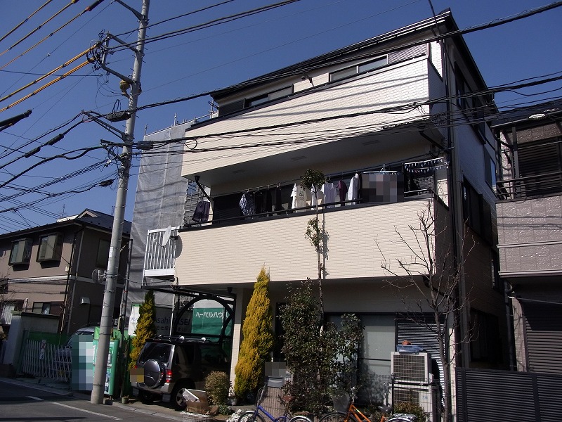 http://www.hanamaru-r.co.jp/%E5%A4%96%E5%A3%81%E5%A1%97%E8%A3%85%E3%80%80%E3%81%8A%E5%AE%A2%E6%A7%98%E3%81%AE%E5%A3%B0%E3%80%80%E7%AB%8B%E5%B7%9D%E5%B8%82%EF%BC%A8%E6%A7%98%E9%82%B8%E3%80%80%E5%A4%96%E8%A6%B3%E3%82%A2%E3%83%95%E3%82%BF%E3%83%BC%202011.3.jpg