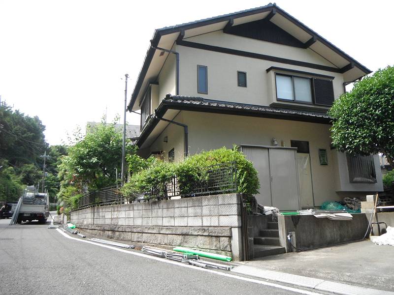 http://www.hanamaru-r.co.jp/20130603%E5%A4%96%E5%A3%81%E5%A1%97%E8%A3%85KK%E6%A7%98%E9%82%B8001-s.JPG