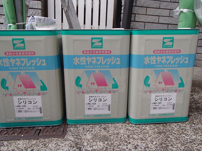 http://www.hanamaru-r.co.jp/20150320%E5%A4%96%E5%A3%81%E5%A1%97%E8%A3%85T%E6%A7%98%E9%82%B8%E6%9D%90%E6%96%99_%E5%B1%8B%E6%A0%B9%E4%B8%8A%E5%A1%97%E3%82%8AP3200012_R.JPG