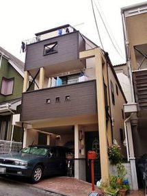 【中野区】ベランダ木製パネルが大変なことに！