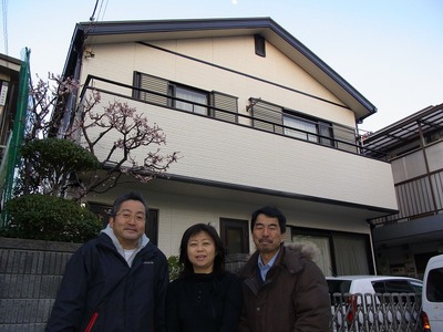 外壁塗装　お客様の声　板橋区Ｙ様　記念撮影 2011.3.jpg