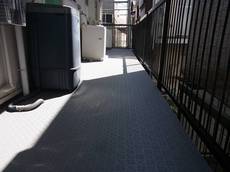 20130408鉄部塗装T様邸廊下アフターR1236079-s.JPG