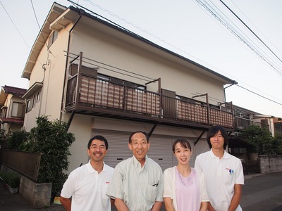 外壁塗装　お客様の声　小平市Ｔ様　記念撮影 2013.09.jpg